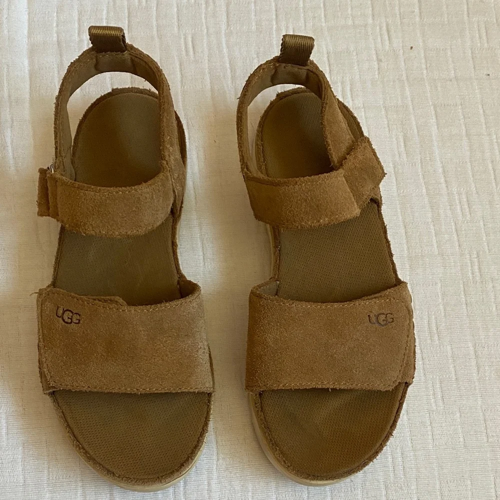 UGG Kids Brown Suede Adjustable Strap Sandals